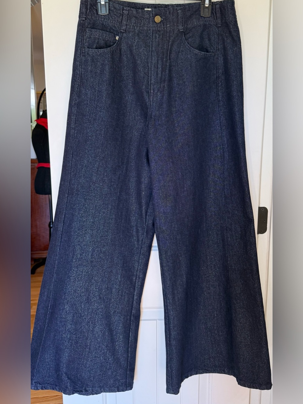 Anthropologie Pilcro "The Adi Sparkle Pull-On Mid-Rise Flare
Jeans" Sz 30